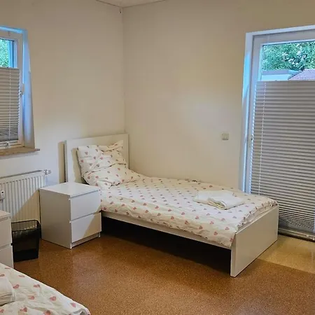 Appartement Doppelhaus, 3-4 Zimmer, 3-5 Betten, 3 Badezimmer, Kueche Altötting