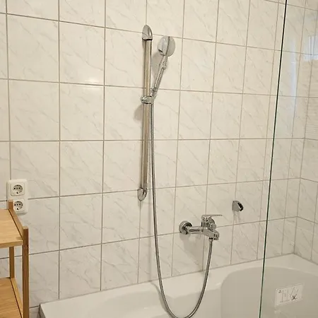 Doppelhaus, 3-4 Zimmer, 3-5 Betten, 3 Badezimmer, Kueche