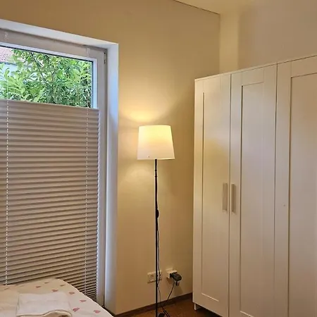Doppelhaus, 3-4 Zimmer, 3-5 Betten, 3 Badezimmer, Kueche *