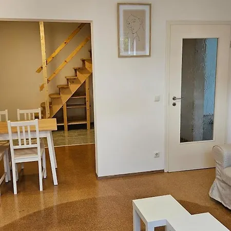 Doppelhaus, 3-4 Zimmer, 3-5 Betten, 3 Badezimmer, Kueche Altötting