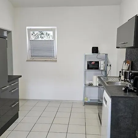 Doppelhaus, 3-4 Zimmer, 3-5 Betten, 3 Badezimmer, Kueche *