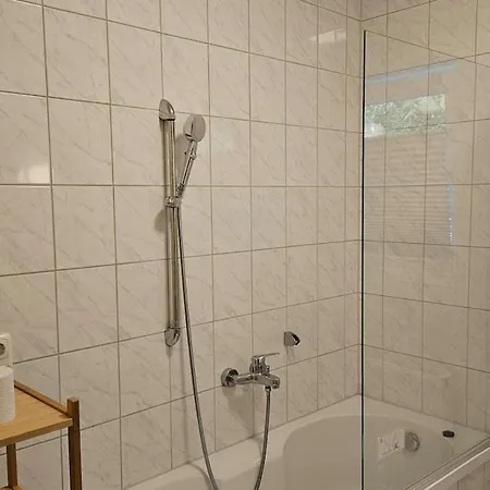 Doppelhaus, 3-4 Zimmer, 3-5 Betten, 3 Badezimmer, Kueche Altötting